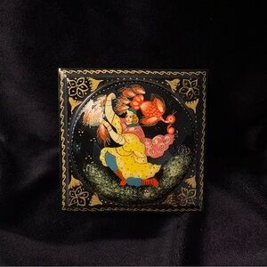 Vintage Russian Laquer Trinket Box with Hinged Lid, Signed